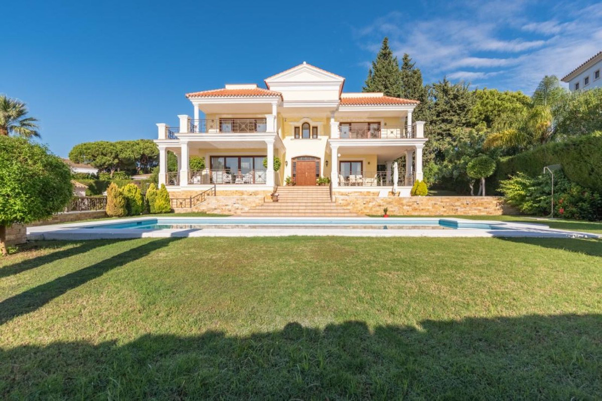 5 Bed, 6 Bath, HouseFor Sale, Hacienda Las Chapas, Malaga