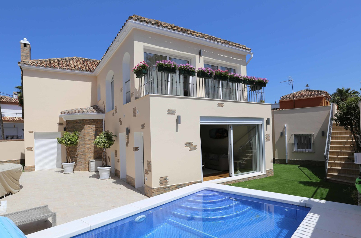 4 Bed, 4 Bath, HouseFor Sale, San Pedro de Alcantara, Malaga