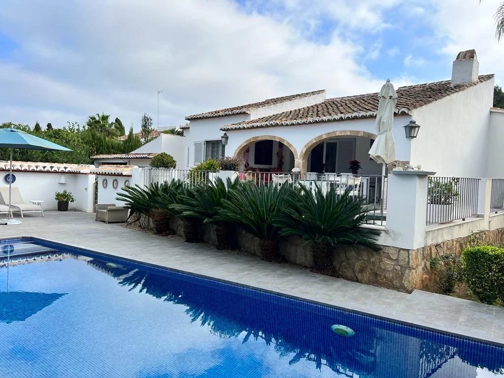 4 Bed, 2 Bath, HouseFor Sale, Javea, Alicante