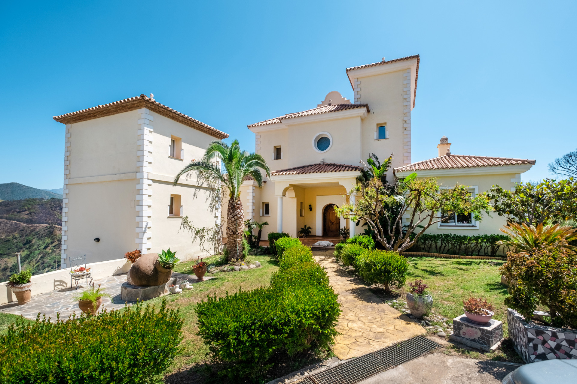 7 Bed, 5 Bath, HouseFor Sale, Estepona, Malaga