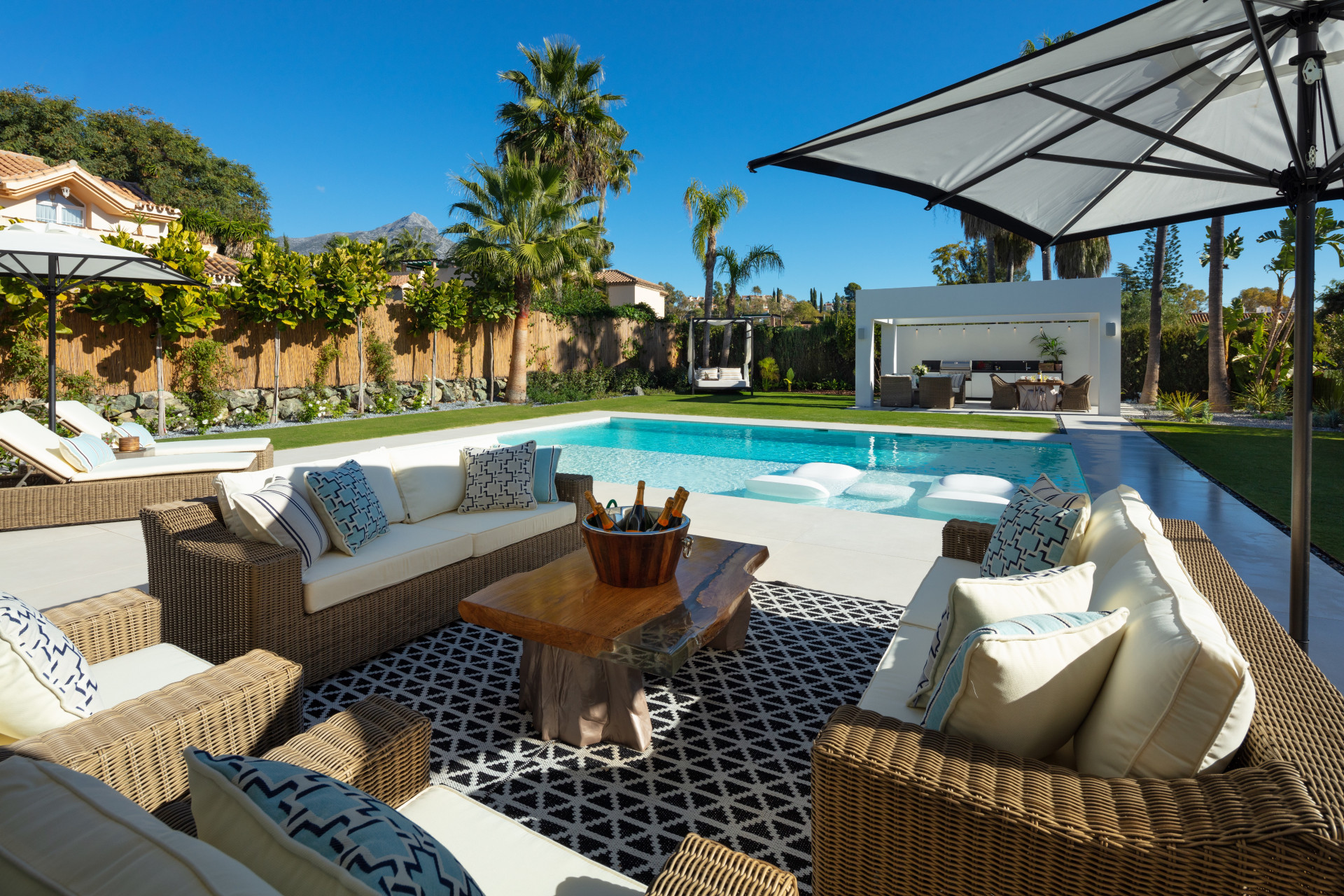 4 Bed, 4 Bath, HouseFor Sale, Marbella, Malaga