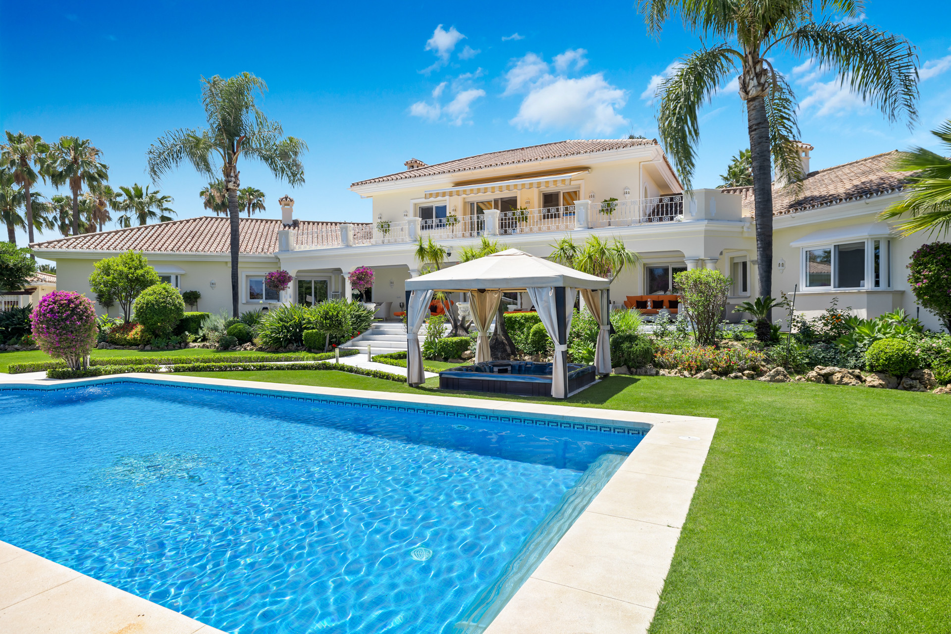 6 Bed, 6 Bath, HouseFor Sale, Marbella, Malaga