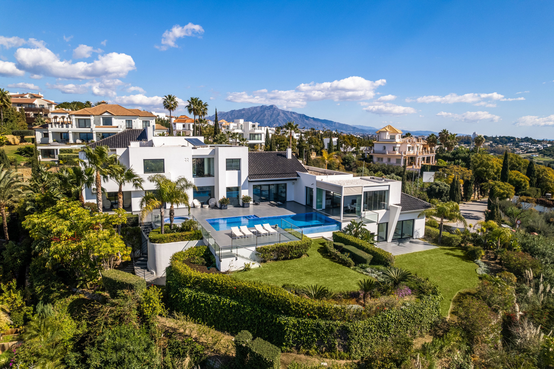 5 Bed, 5 Bath, HouseFor Sale, Benahavis, Malaga