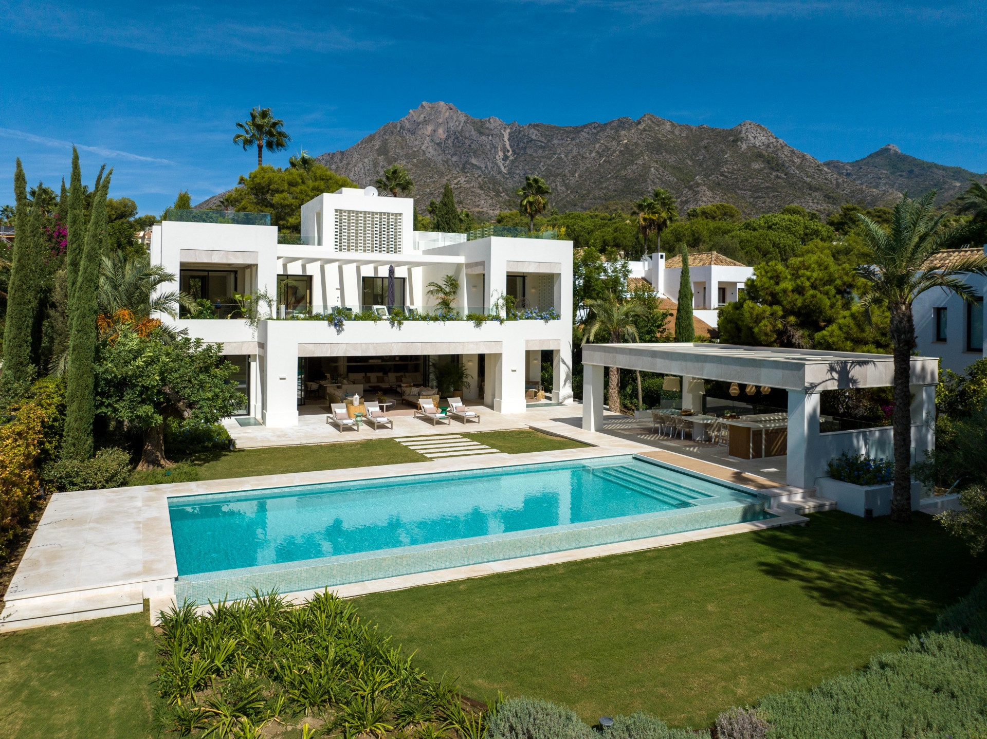 5 Bed, 7 Bath, HouseFor Sale, Marbella, Malaga