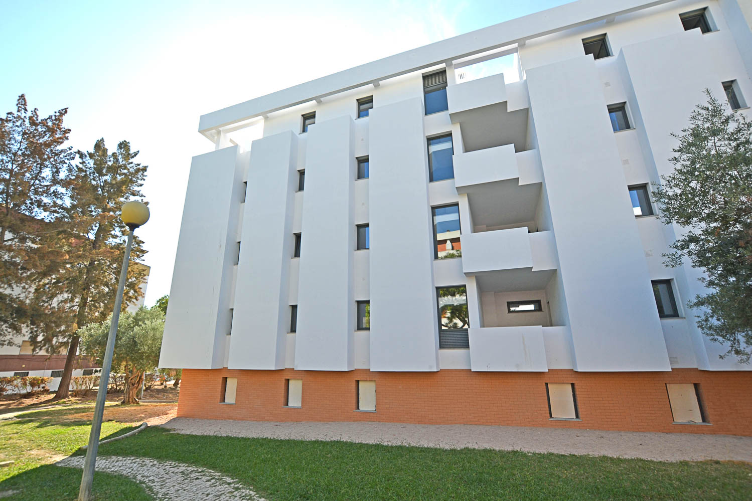 3 Bed, 2 Bath, ApartmentFor Sale, Modern Three Bedroom, Algarve