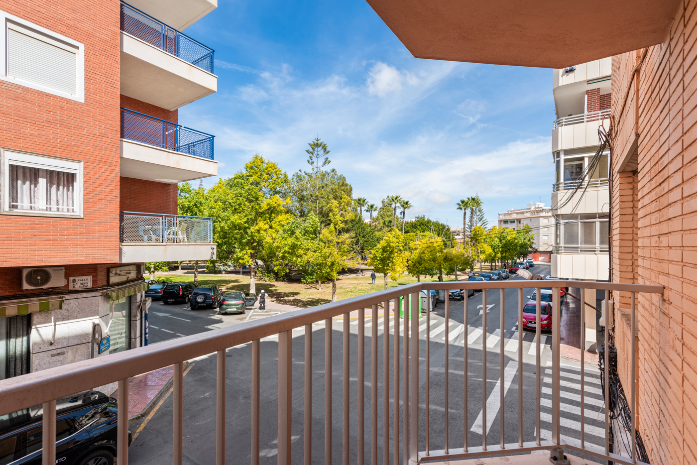 4 Bed, 1 Bath, ApartmentFor Sale, Torrevieja, Alicante