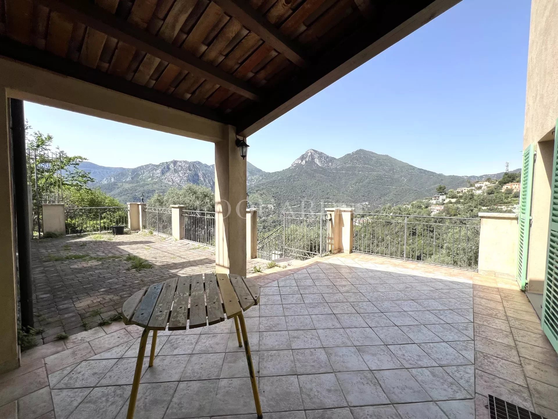 3 Bed, 2 Bath, HouseFor Sale, Castellar, Alpes-Maritimes