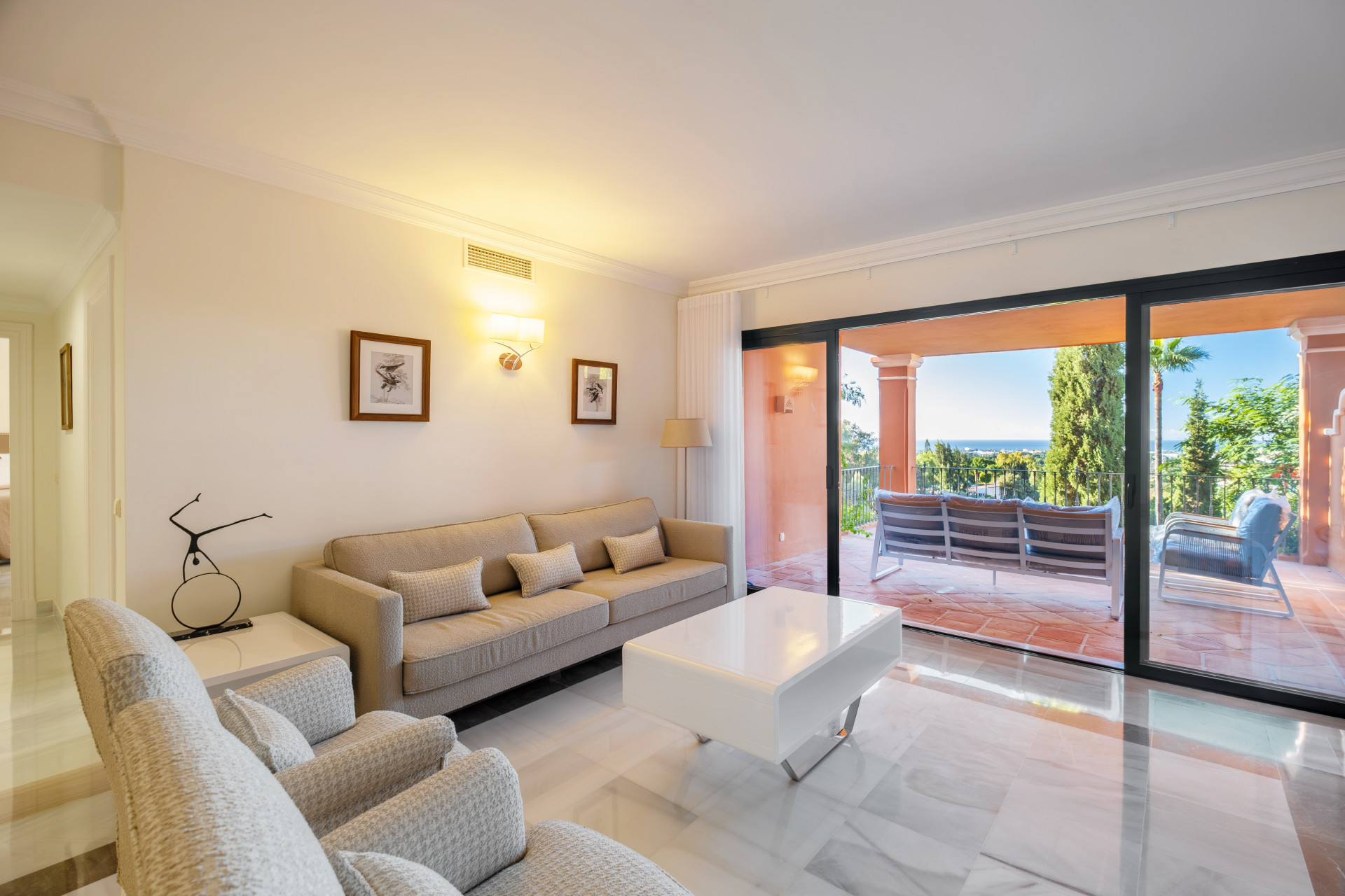 3 Bed, 3 Bath, ApartmentFor Sale, Benahavis, Malaga