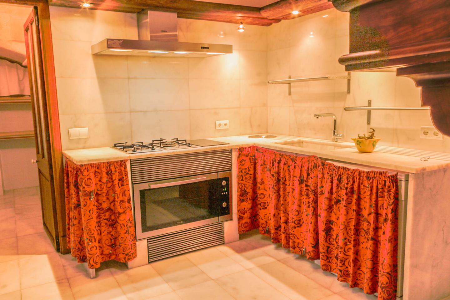 4 Bed, 2 Bath, HouseFor Sale, Felanitx, Illes Balears, 07200