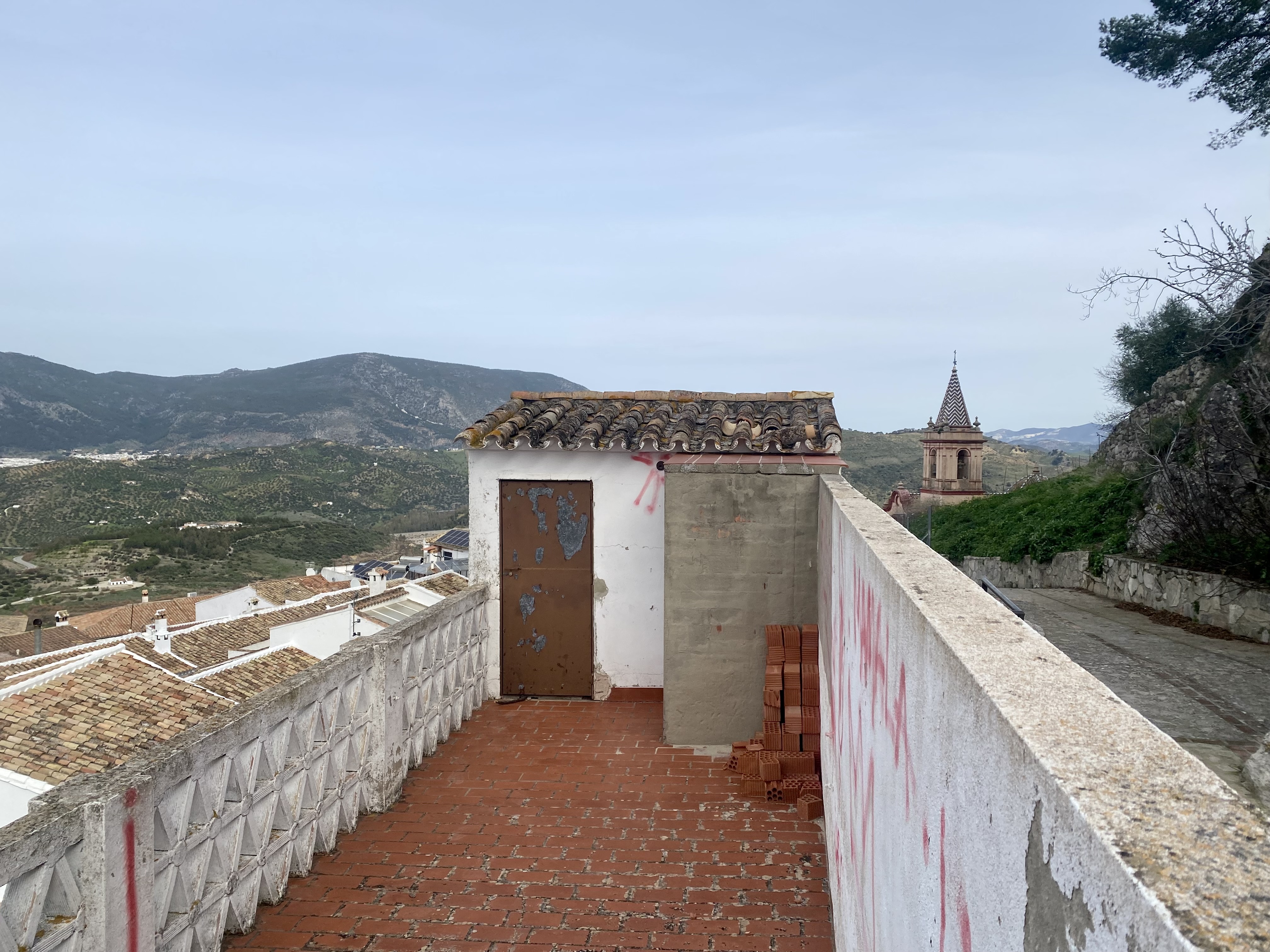 7 Bed, 2 Bath, HouseFor Sale, Zahara de La Sierra, Andalucia
