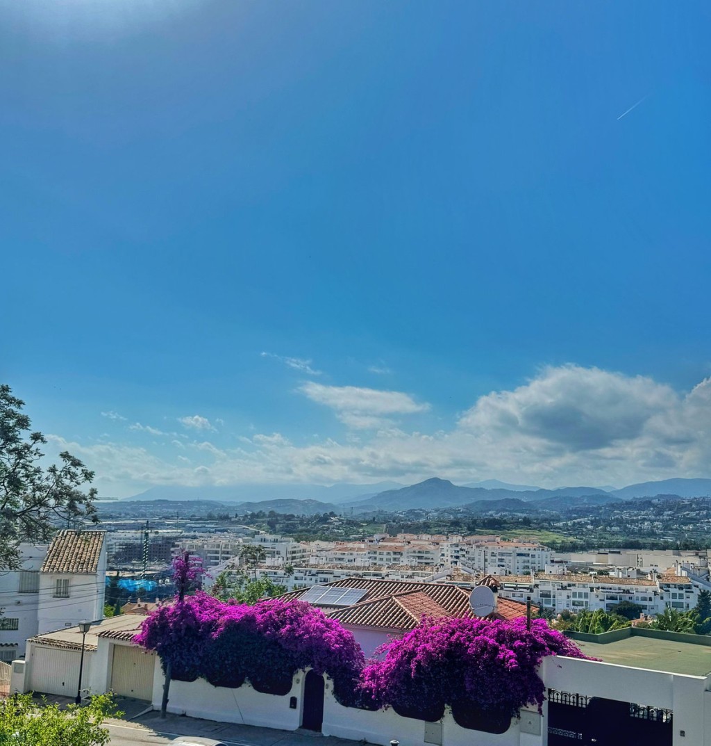 2 Bed, 1 Bath, ApartmentFor Sale, Nueva Andalucia, Malaga