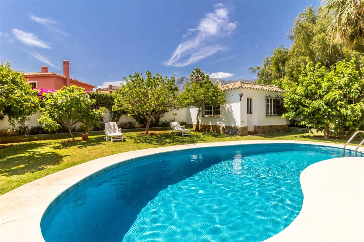 5 Bed, 3 Bath, HouseFor Sale, Marbella, Malaga