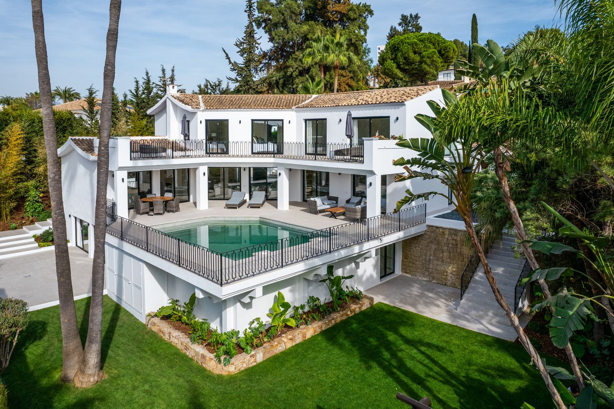 5 Bed, 6 Bath, HouseFor Sale, El Paraiso, Malaga