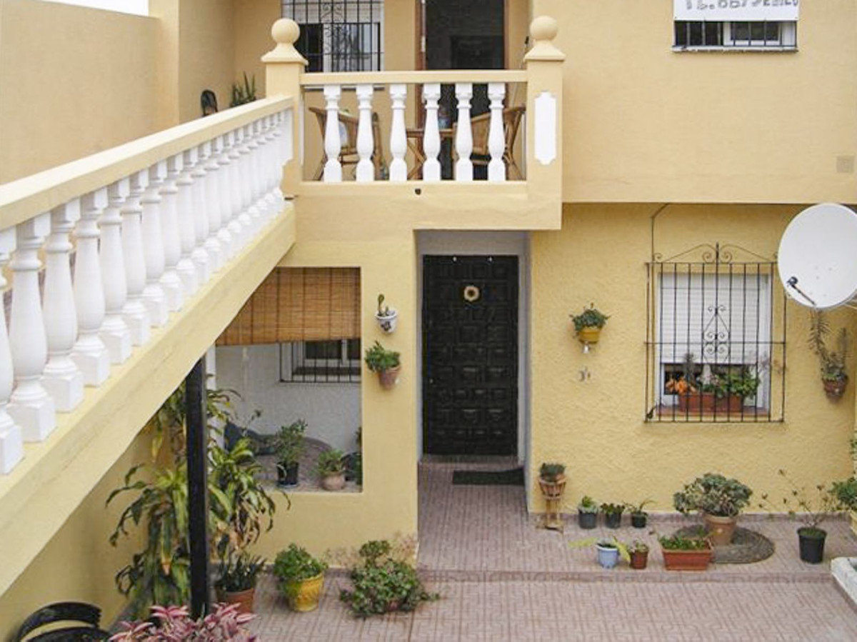 4 Bed, 2 Bath, ApartmentFor Sale, Marbella, Malaga