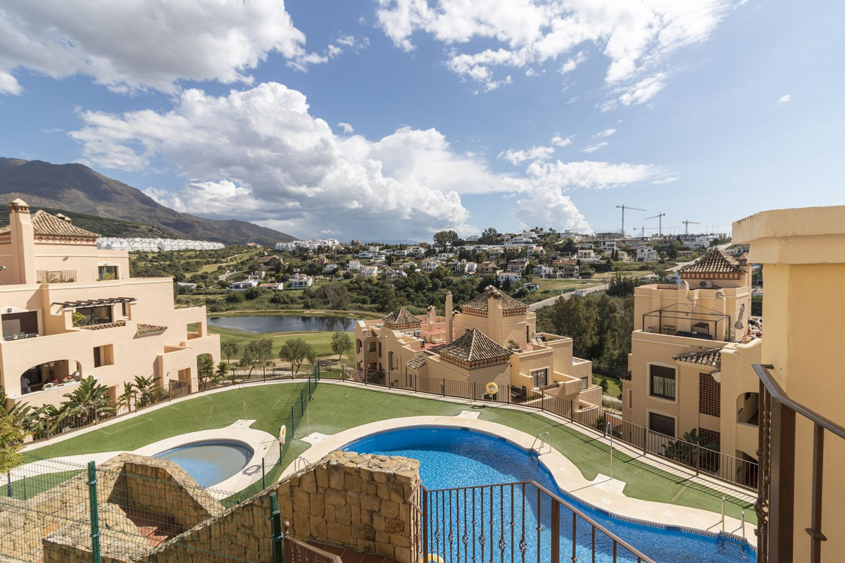 2 Bed, 2 Bath, ApartmentFor Sale, Valle Romano, Malaga