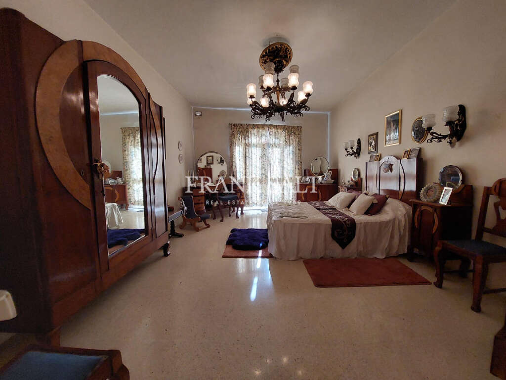 HouseFor Sale, Qormi, Malta