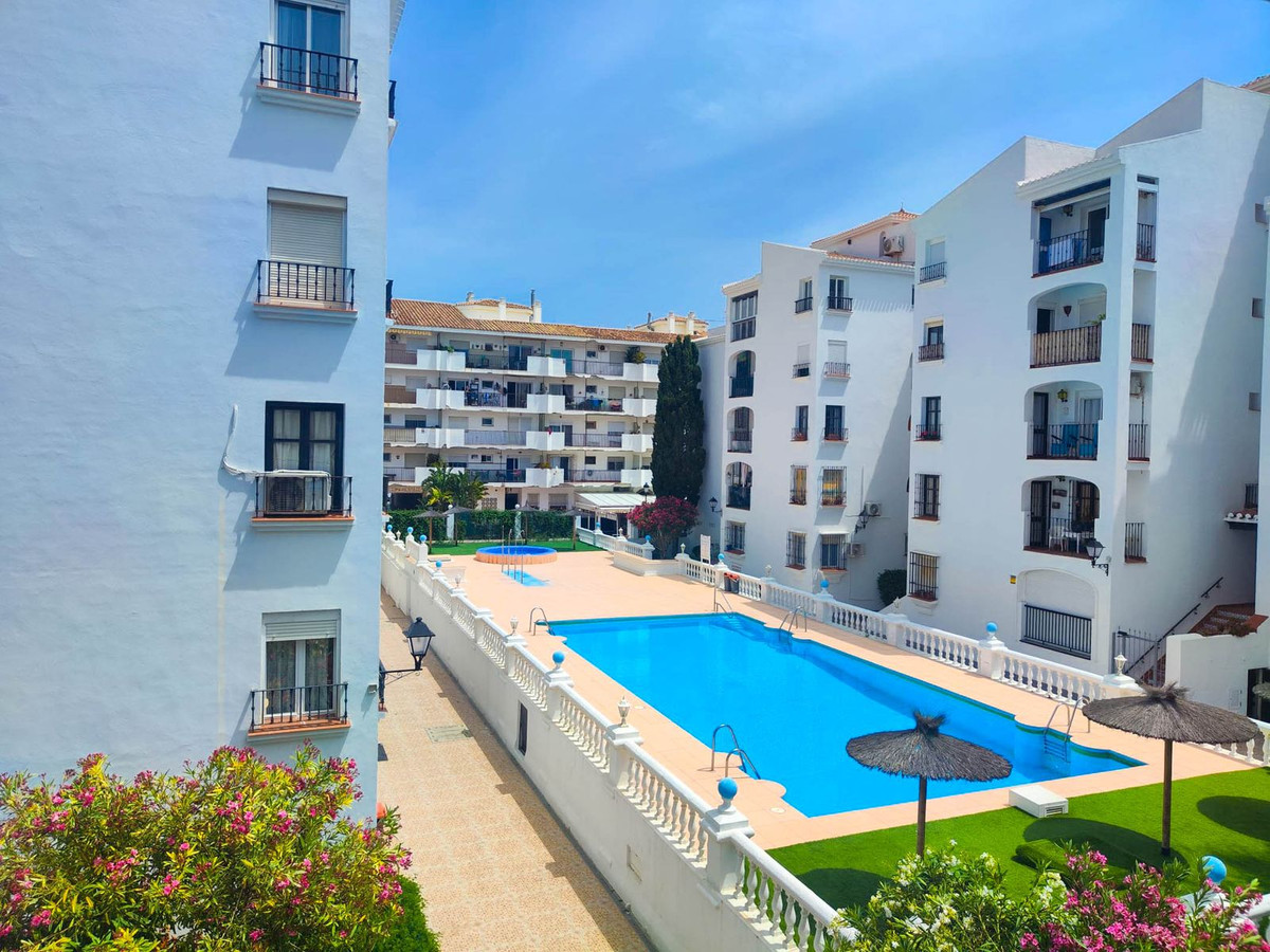 3 Bed, 2 Bath, ApartmentFor Sale, San Luis de Sabinillas, Malaga