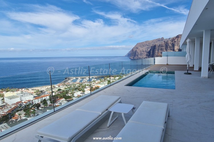 3 Bed, 4 Bath, ApartmentFor Sale, Crystal Apartments, Los Gigantes