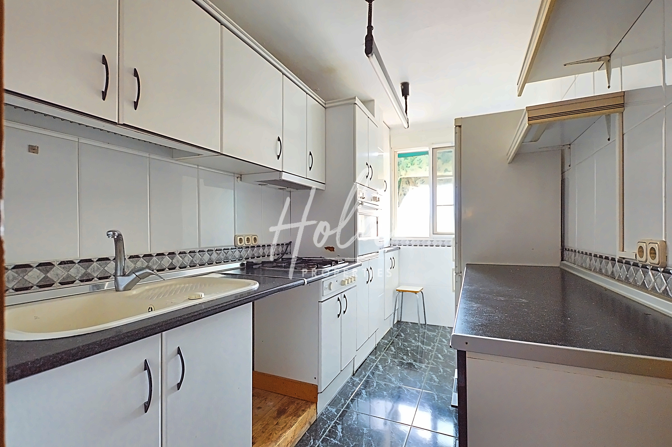 3 Bed, 1 Bath, ApartmentFor Sale, Lanjaron, Granada