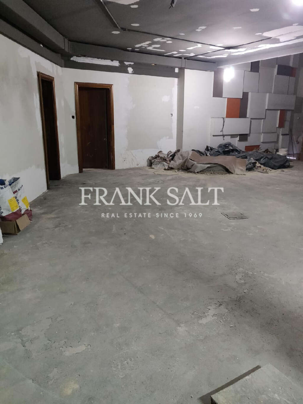 Commercial Property, For Sale