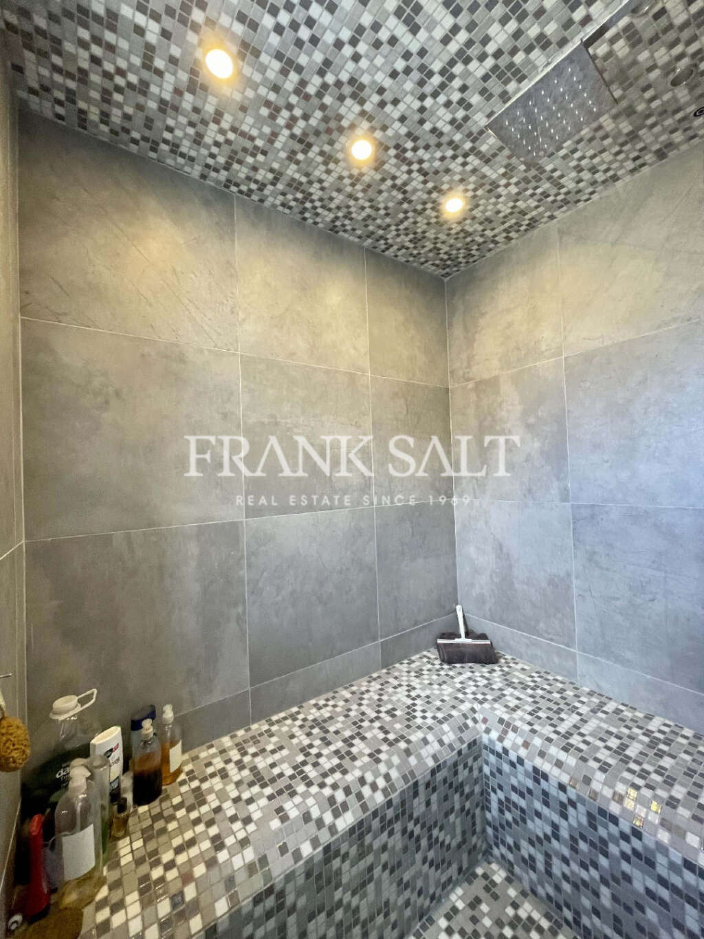 1 Bed, ApartmentFor Sale, Cospicua, Malta