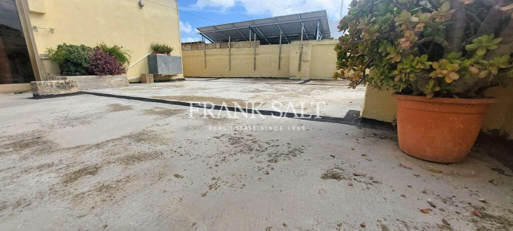 HouseFor Sale, Zebbiegh, Malta