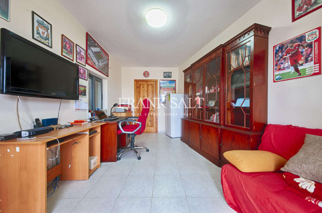 3 Bed, ApartmentFor Sale, Qawra, Malta