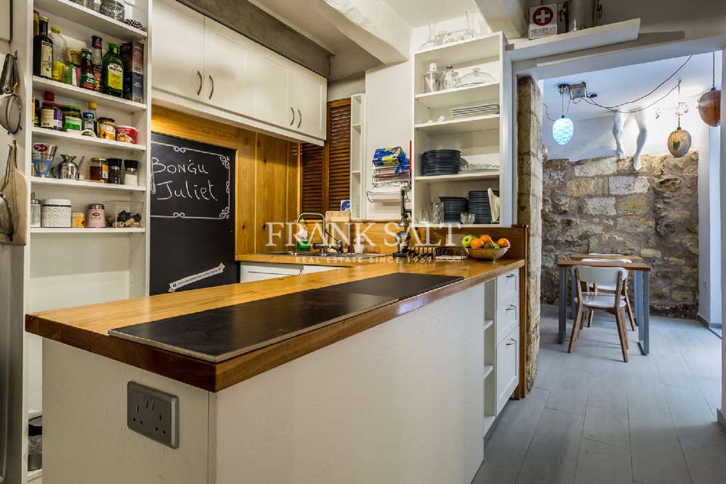 Commercial Property, For Sale