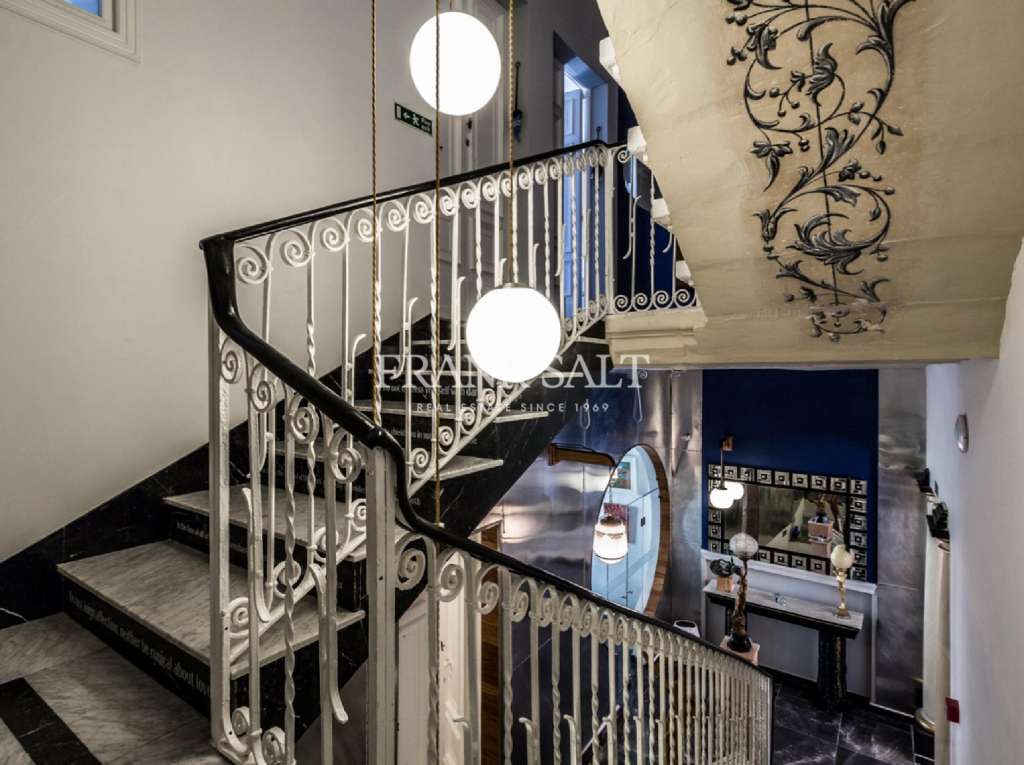 Commercial Property, For Sale