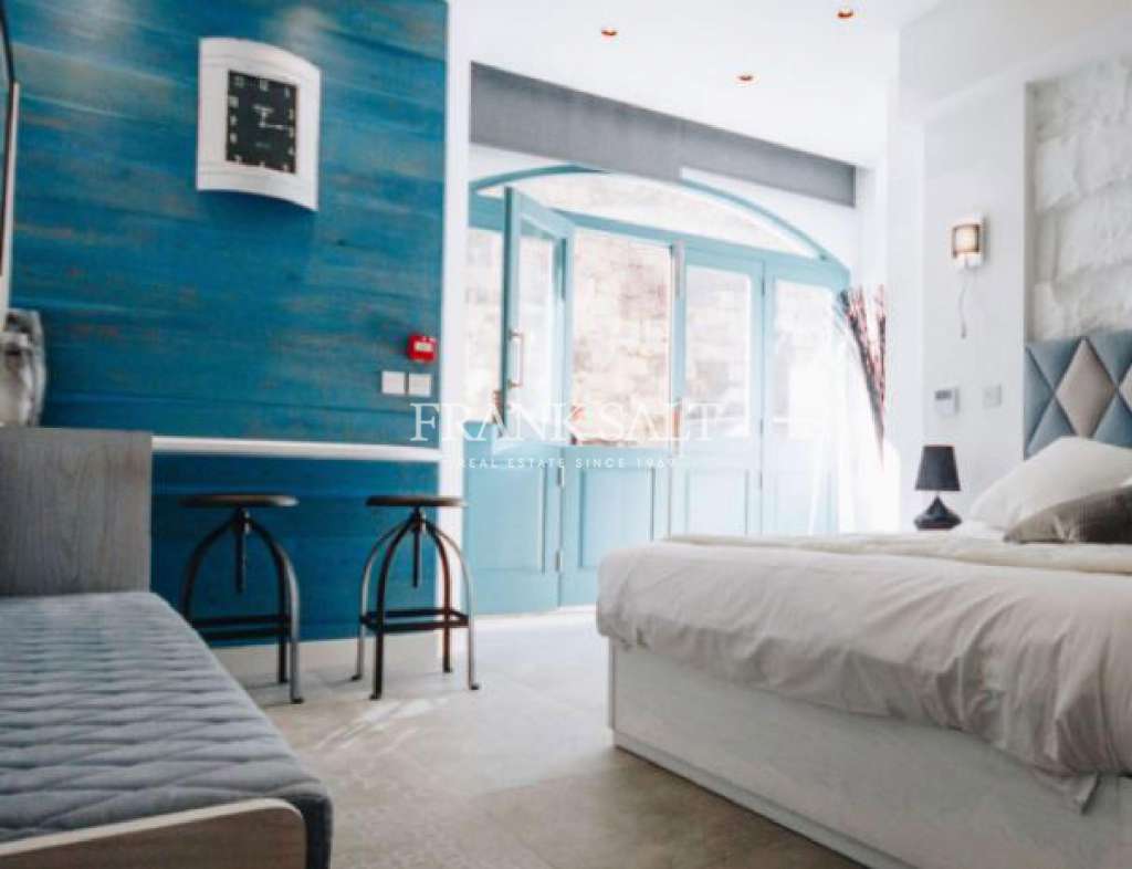 Commercial Property, For Sale