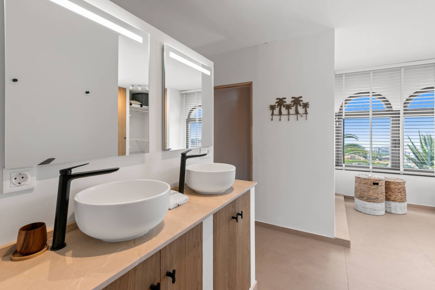 5 Bed, 5 Bath, HouseFor Sale, Estepona, Malaga, 29680