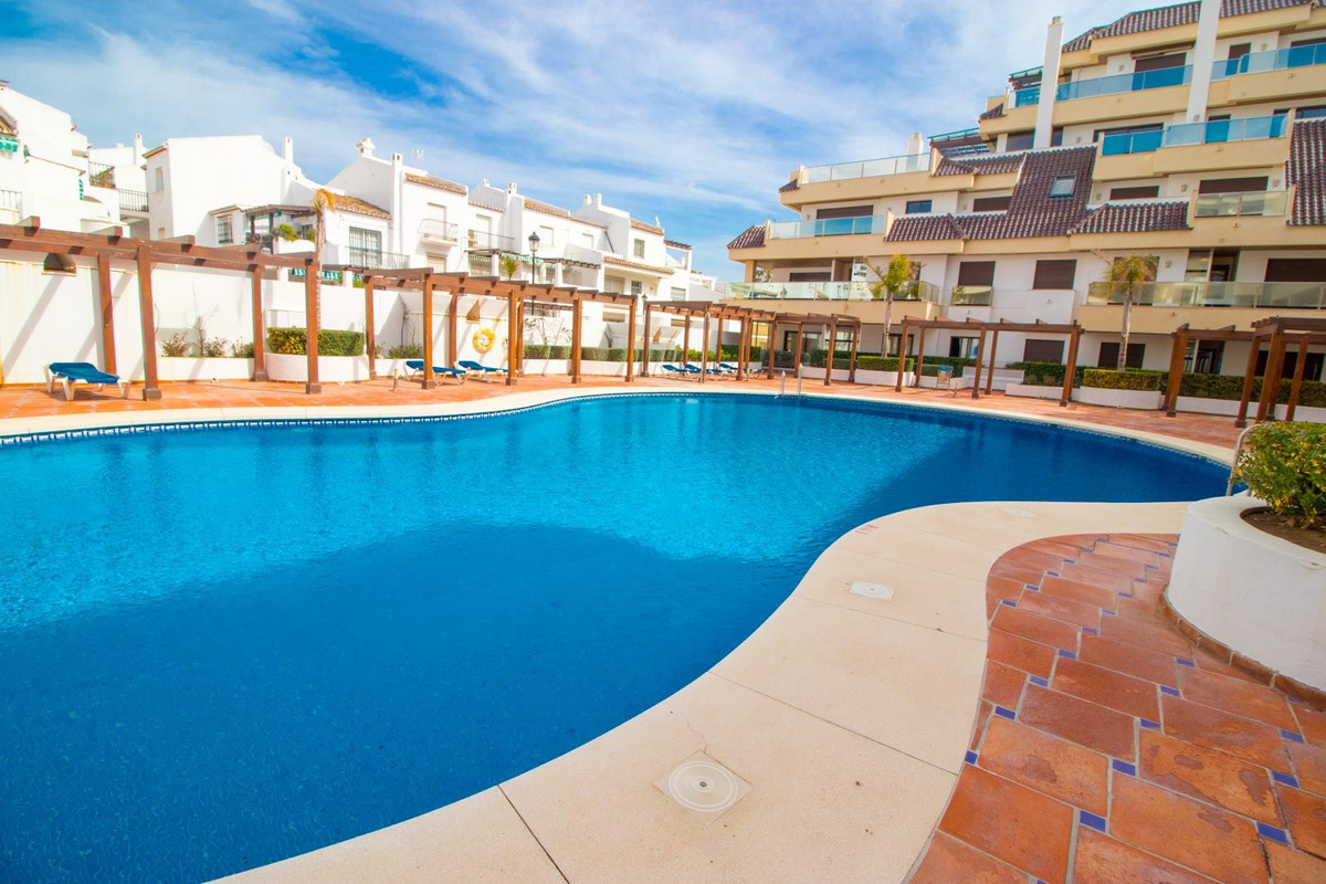 2 Bed, 2 Bath, ApartmentFor Sale, La Duquesa, Malaga