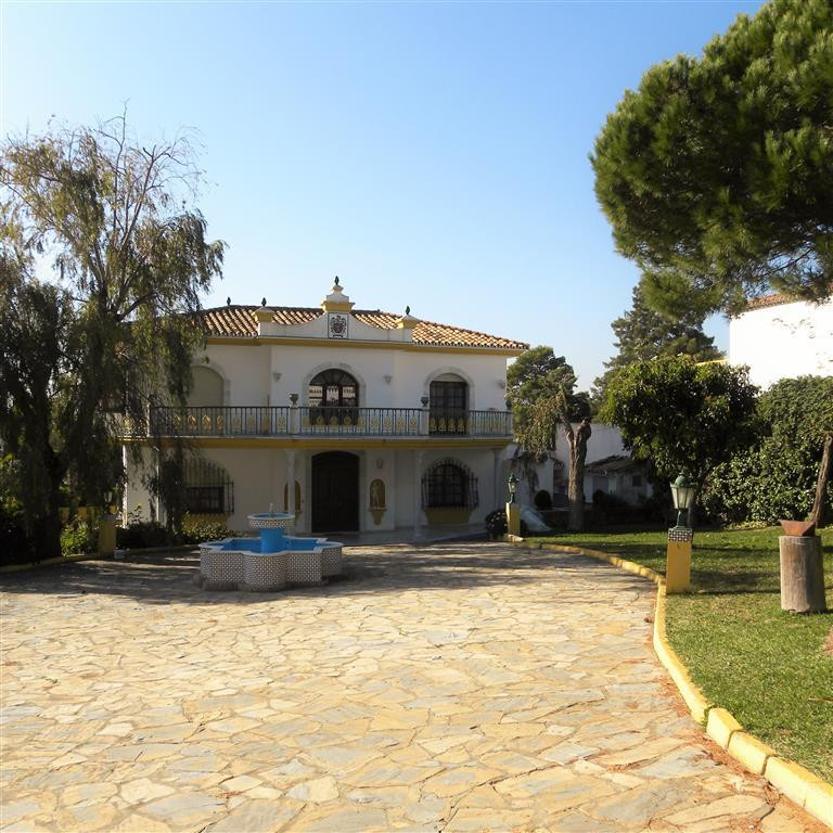 5 Bed, 6 Bath, HouseFor Sale, Estepona, Malaga