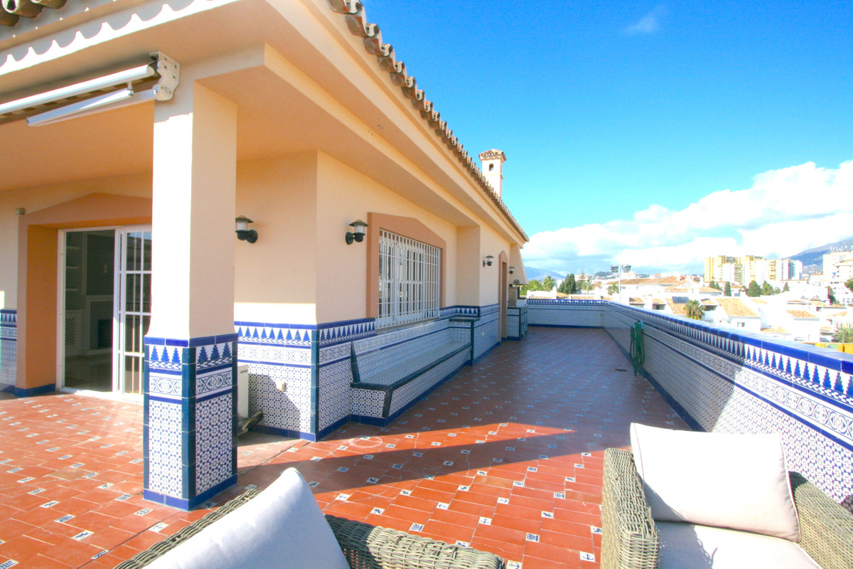 6 Bed, 2 Bath, ApartmentFor Sale, Fuengirola, Malaga