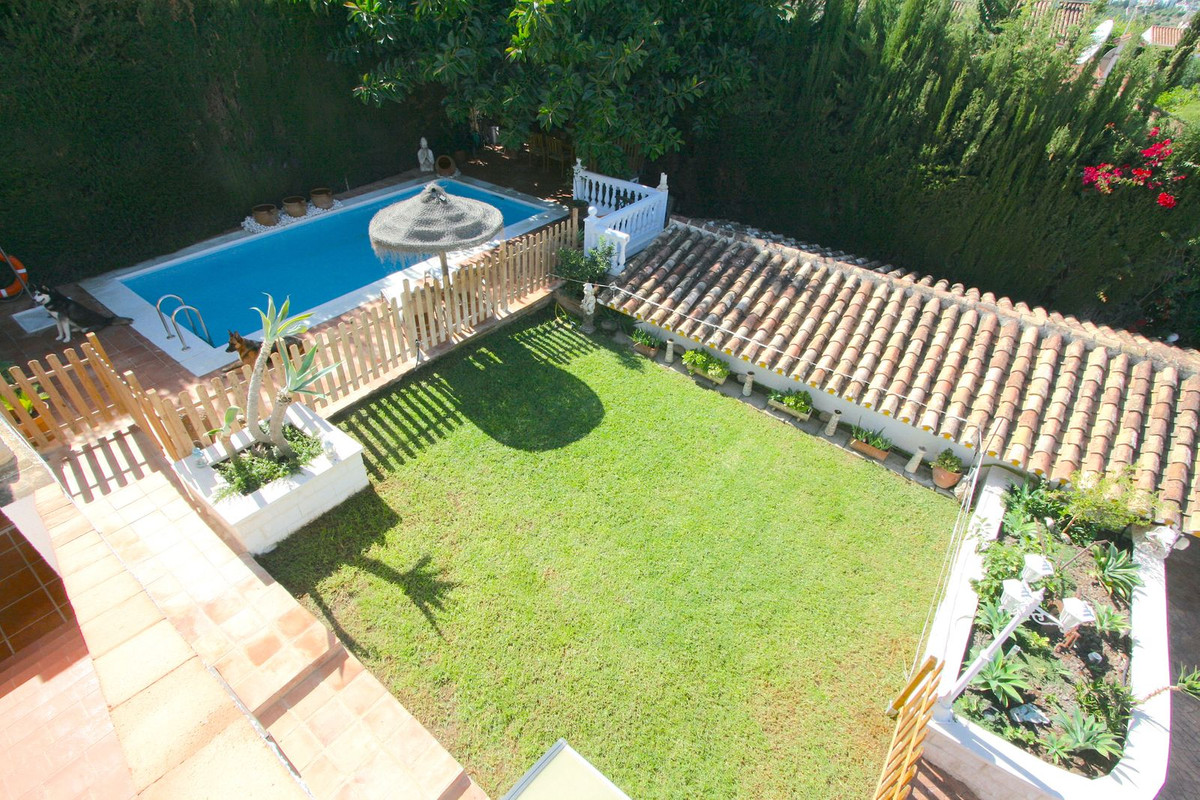 3 Bed, 2 Bath, HouseFor Sale, Sierrezuela, Malaga