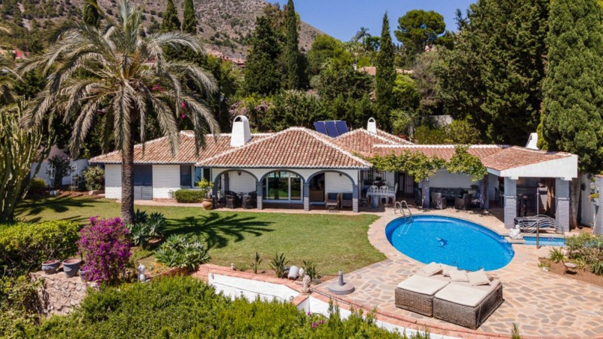 4 Bed, 3 Bath, HouseFor Sale, Benalmadena, Malaga