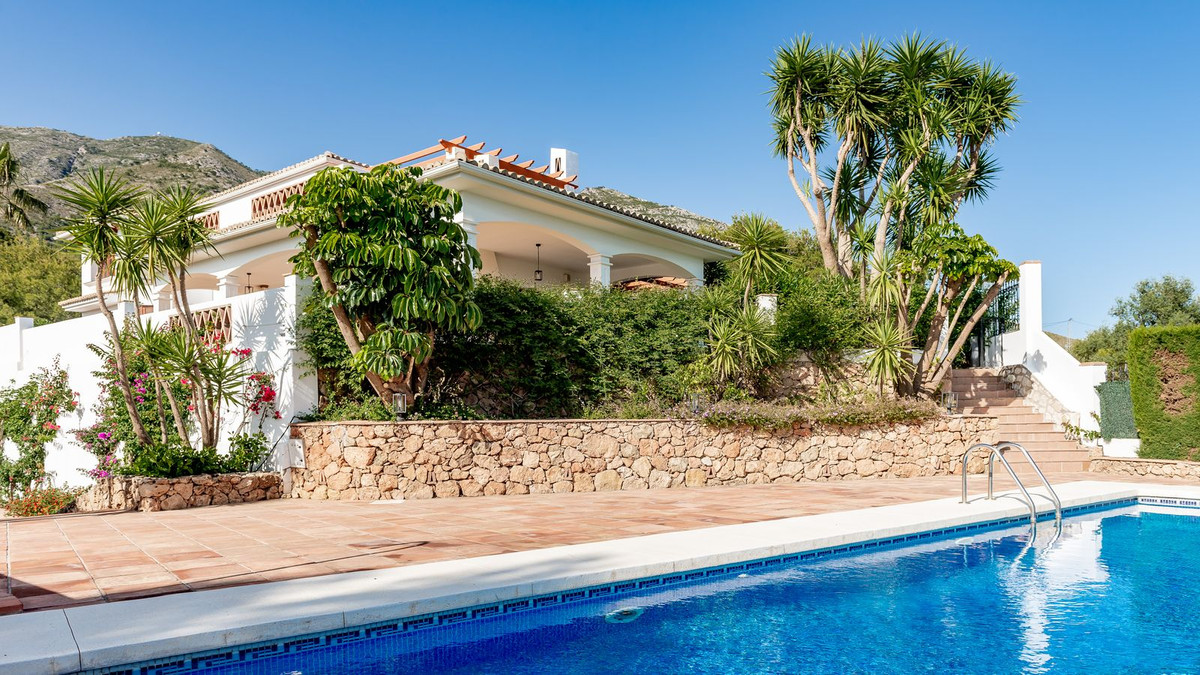 4 Bed, 3 Bath, HouseFor Sale, Valtocado, Malaga