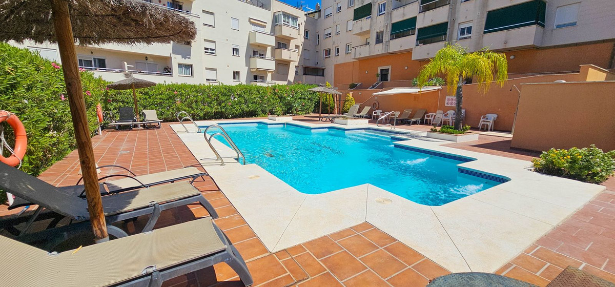 3 Bed, 2 Bath, ApartmentFor Sale, Estepona, Malaga