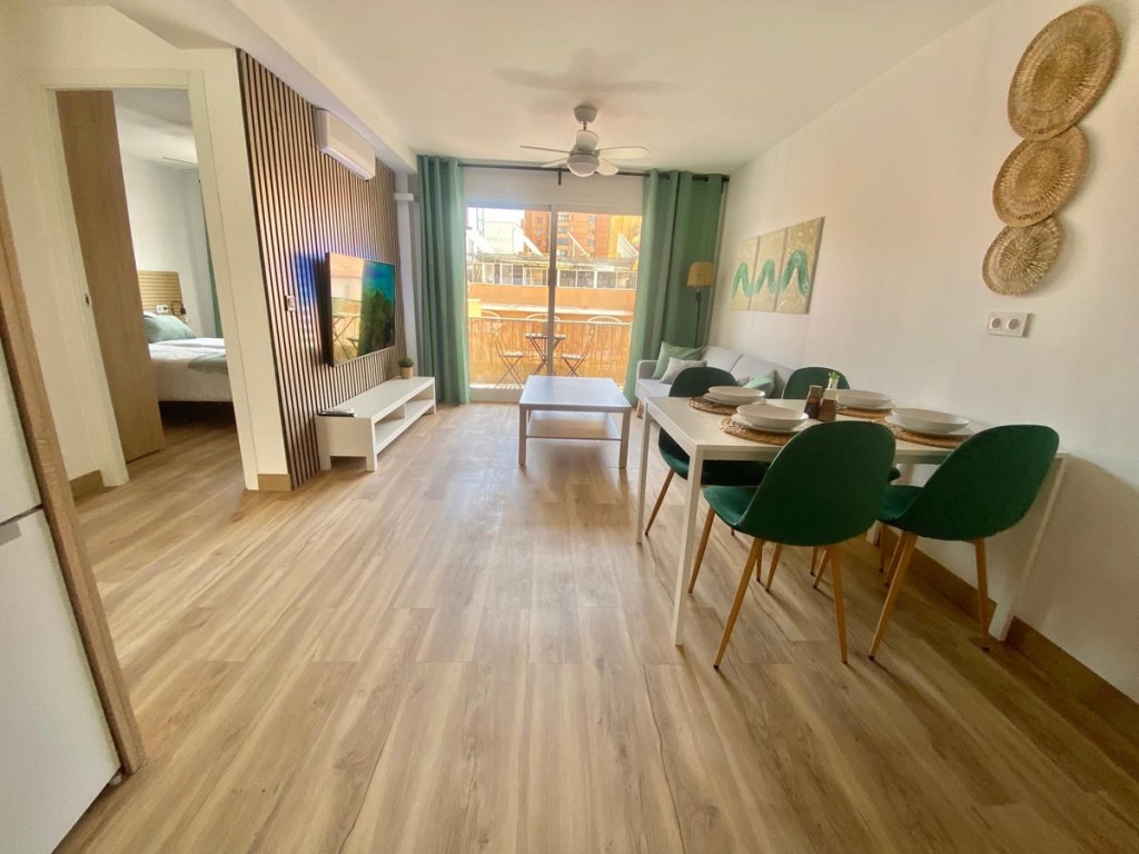 3 Bed, 1 Bath, ApartmentFor Sale, Fuengirola, Malaga