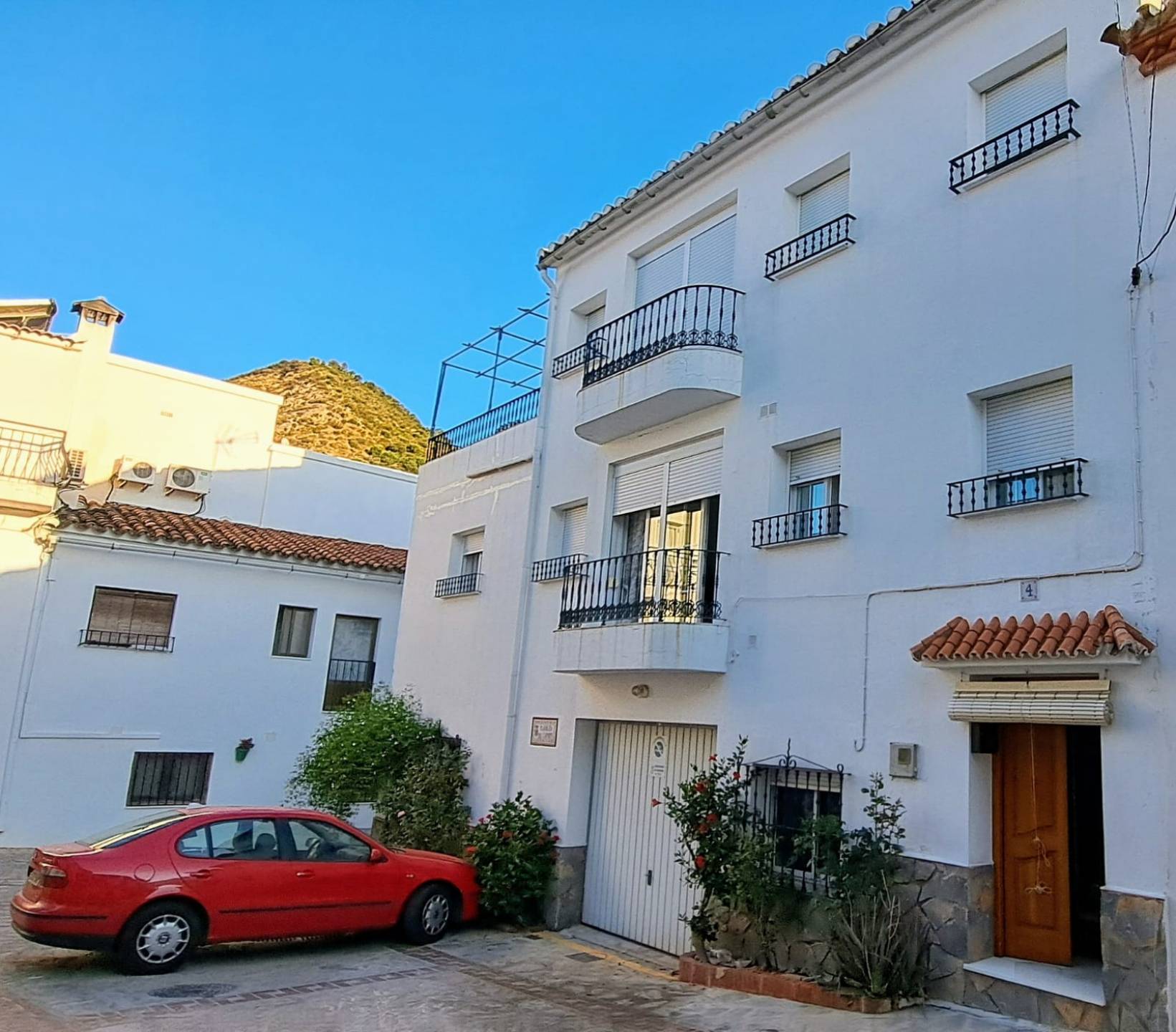 4 Bed, 2 Bath, HouseFor Sale, Benarraba, Malaga, 29490