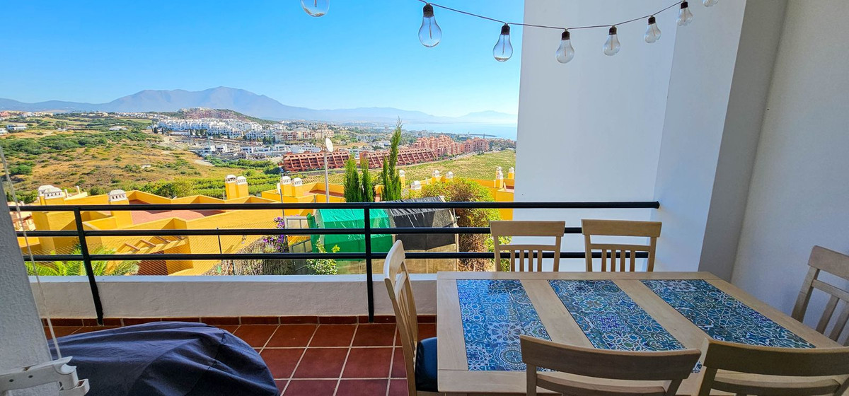 3 Bed, 2 Bath, ApartmentFor Sale, La Duquesa, Malaga