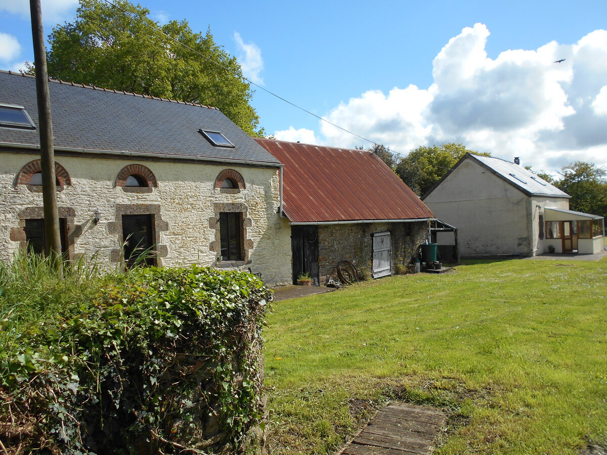 5 Bed, 3 Bath, HouseFor Sale, Courcité, Mayenne, 53700