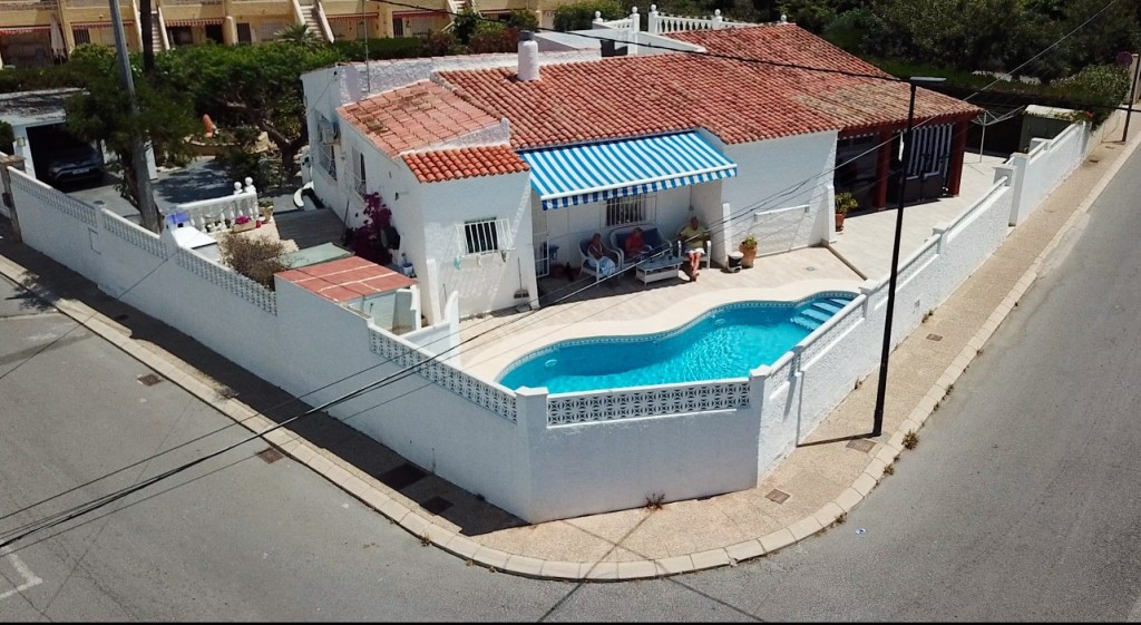 4 Bed, 3 Bath, HouseFor Sale, Albir, Alicante