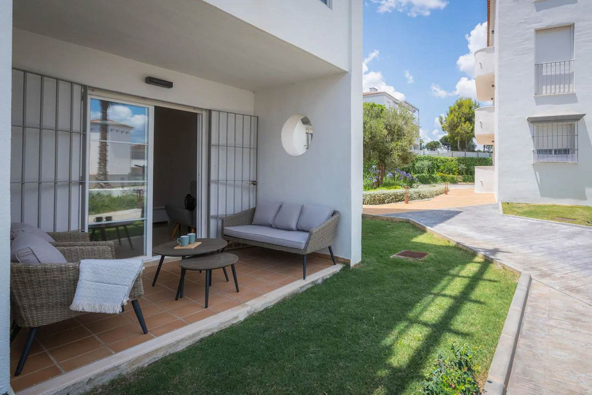 3 Bed, 2 Bath, ApartmentFor Sale, La Duquesa, Malaga