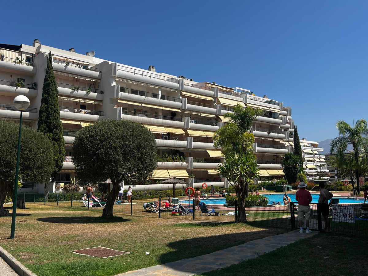 3 Bed, 3 Bath, ApartmentFor Sale, Guadalmina Alta, Malaga