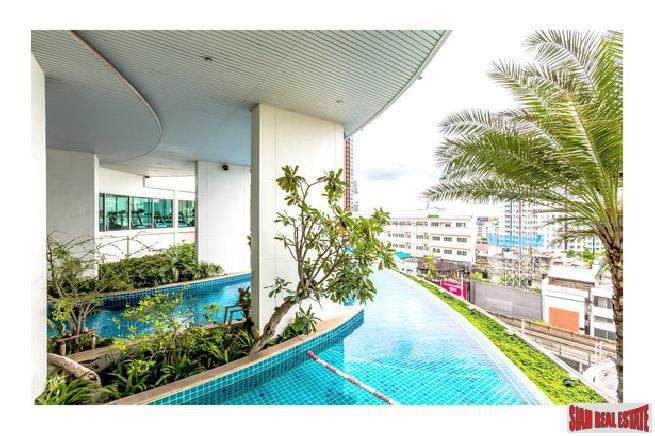 2 Bed, 2 Bath, ApartmentFor Sale, Phra Khanong, Bangkok