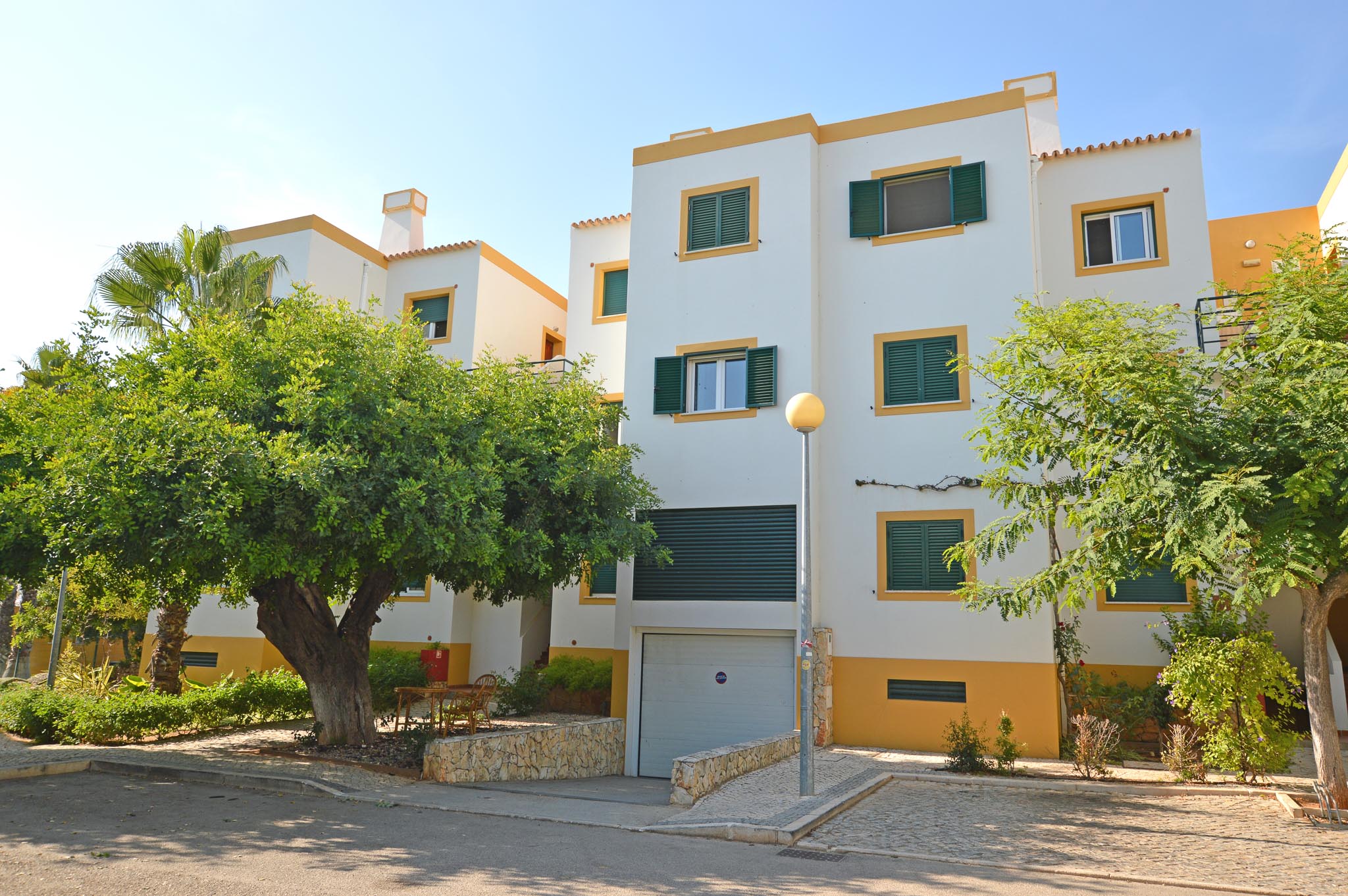 2 Bed, 1 Bath, ApartmentFor Sale, First Floor Two Bedroom Apartment with Pool Views, Algarve