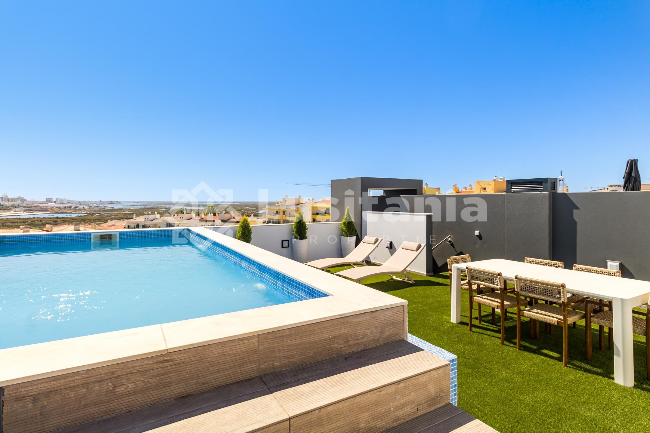 3 Bed, 2 Bath, ApartmentFor Sale, Faro, Faro, 8005-310