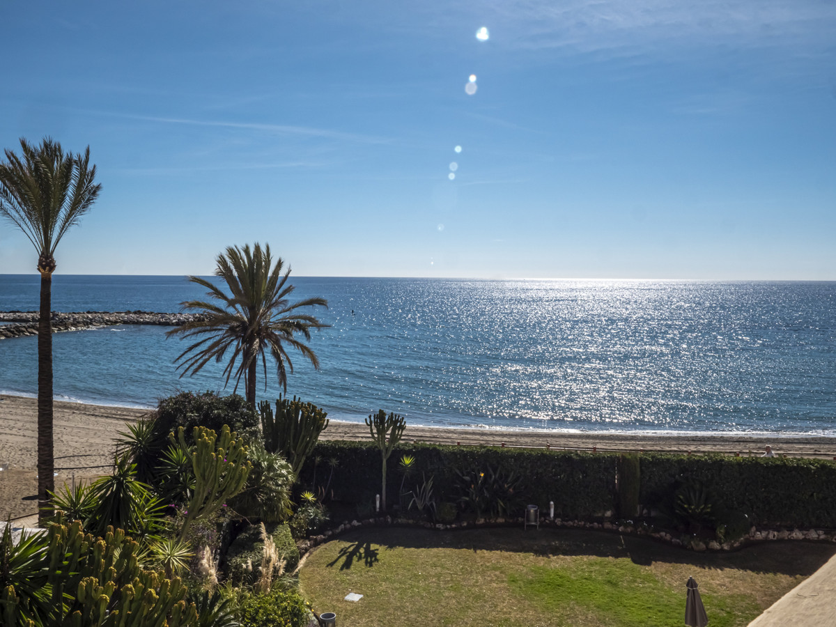 2 Bed, 2 Bath, ApartmentFor Sale, Puerto Banus, Malaga