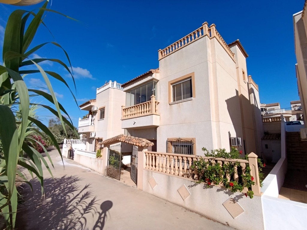 3 Bed, 2 Bath, HouseFor Sale, San Miguel de Salinas, Alicante